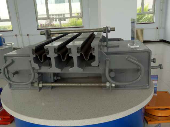 160型伸缩缝