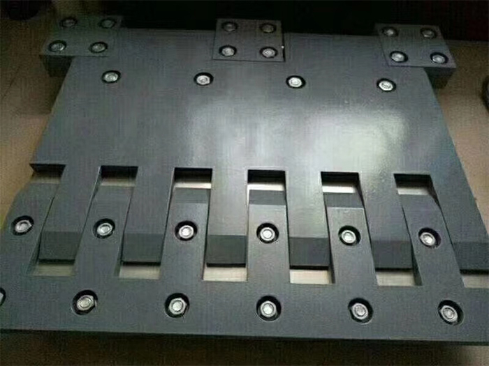 单元式多项变位伸缩缝